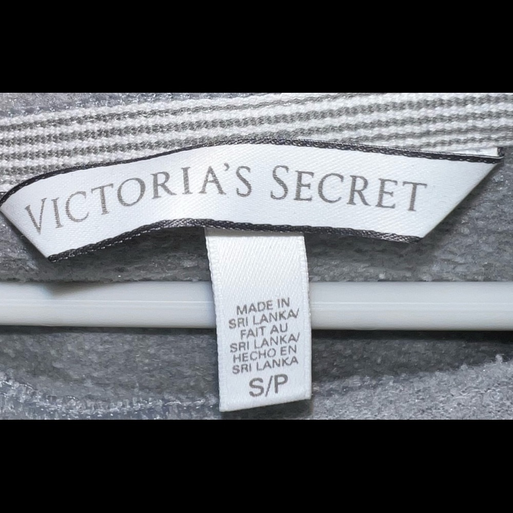 💗Victoria’s Secret hooded sweatshirt💗 - Picture 11 of 11
